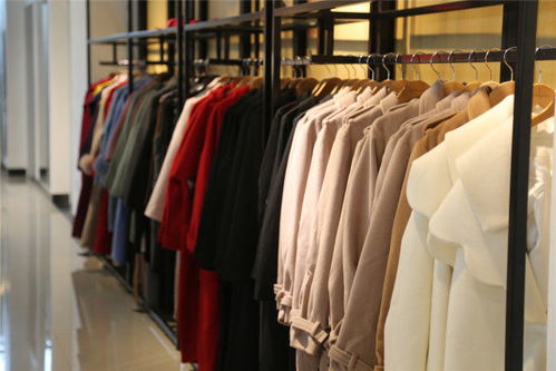 进店就送家居服 拉夏贝尔秋装19元起 马克华菲2.8折 进店就送衣服 这么优惠的地方海宁只有这里